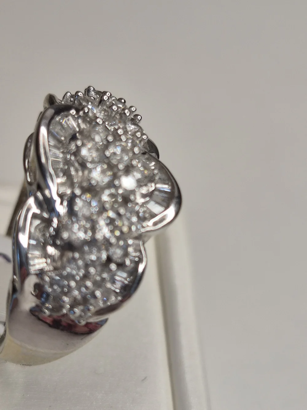 14kwg 1.5ct TW Natural Diamond Size 9 Ring with $5100 GIA GG Appraisal. 6.2g